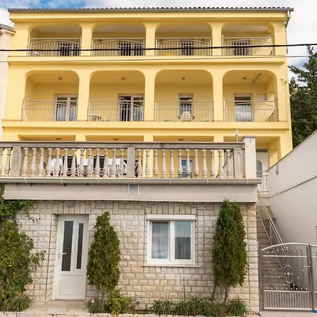 Apartment 5592b *