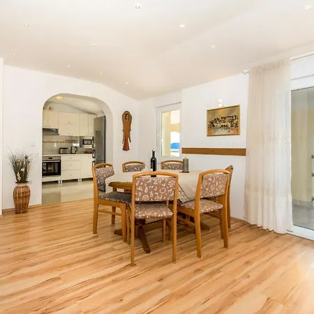 Apartment 5592b Dramalj