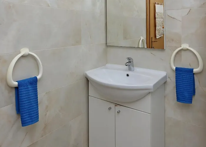 5592b Apartment Dramalj