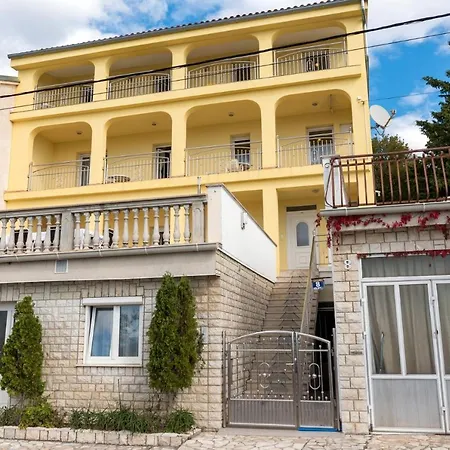 5592b Apartment Dramalj